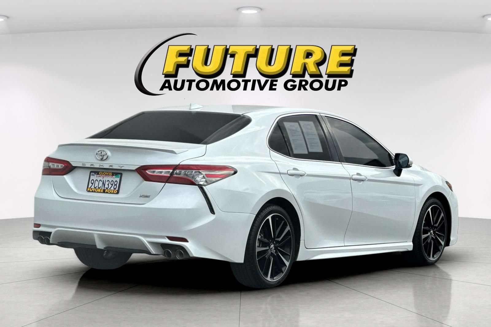 Used 2019 Toyota Camry XSE FWD image 3