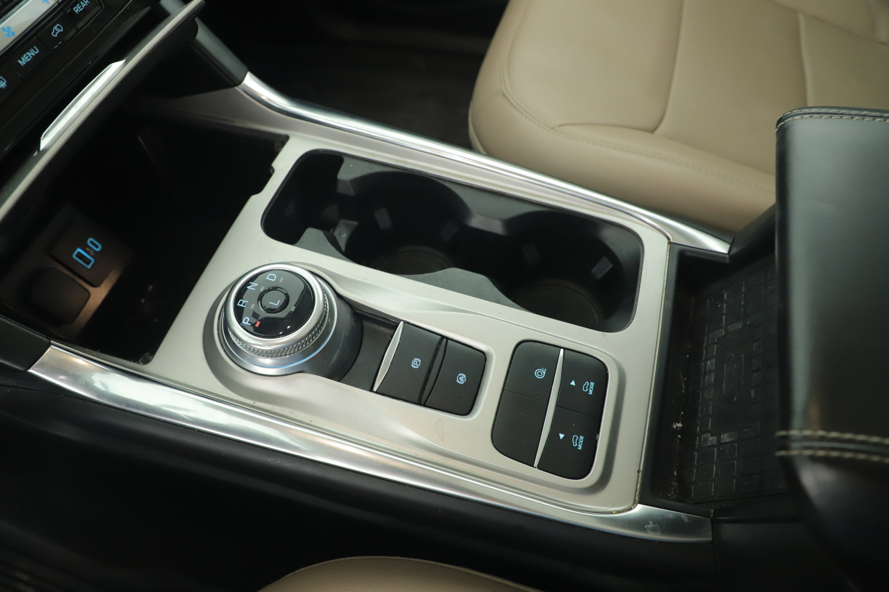 Certified 2022 Ford Explorer Limited w/ Limited Technology Package image 15