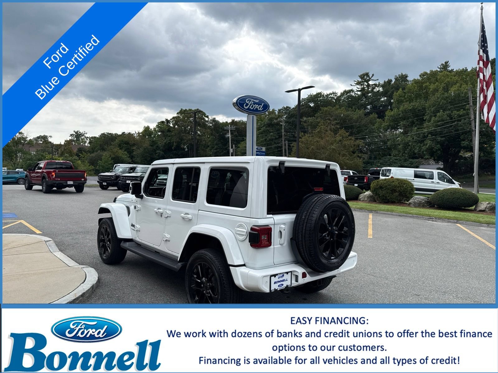 Used 2021 Jeep Wrangler Unlimited Sahara AWD/4WD image 3