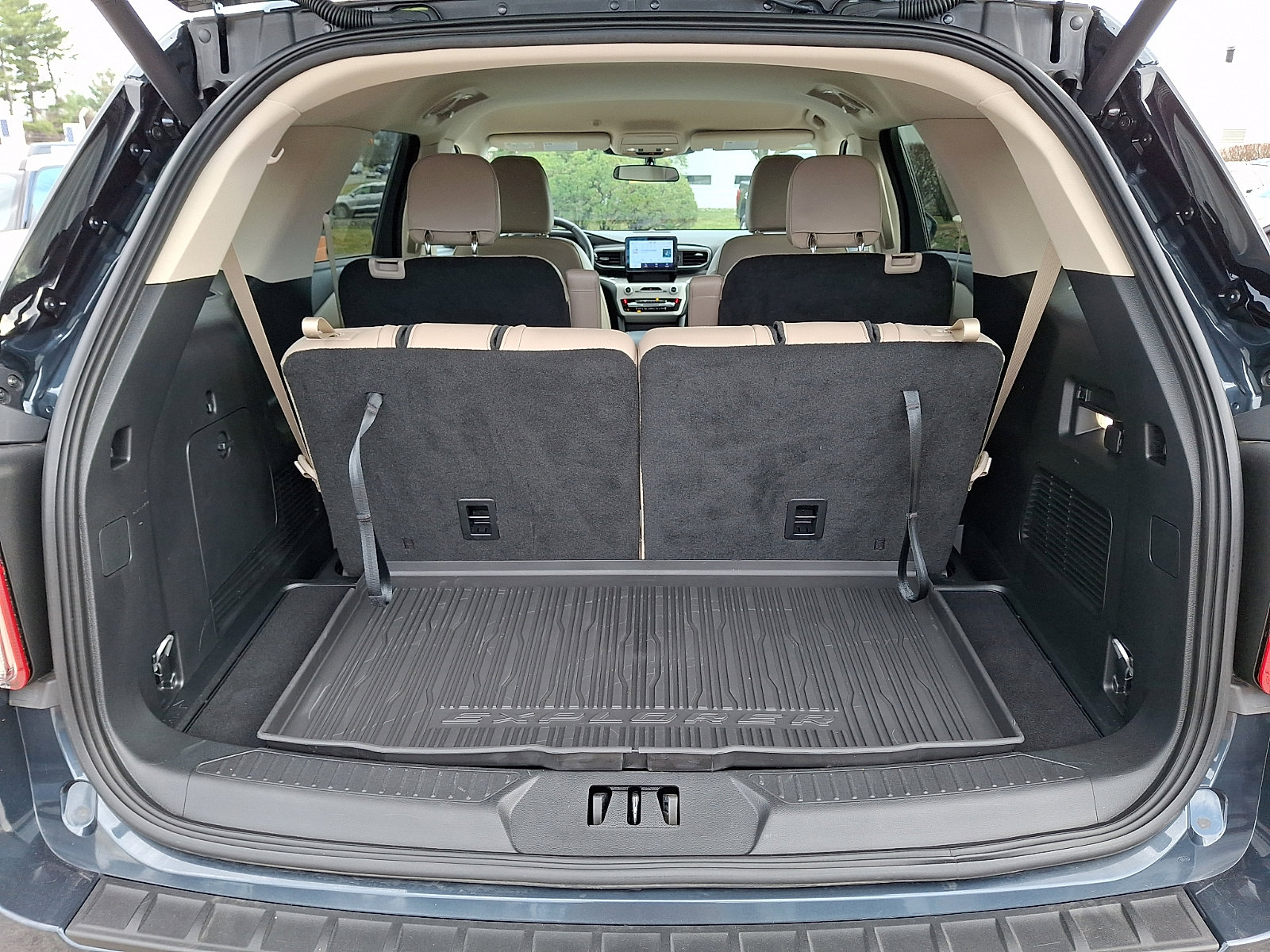 Certified 2024 Ford Explorer XLT w/ Equipment Group 202A image 32