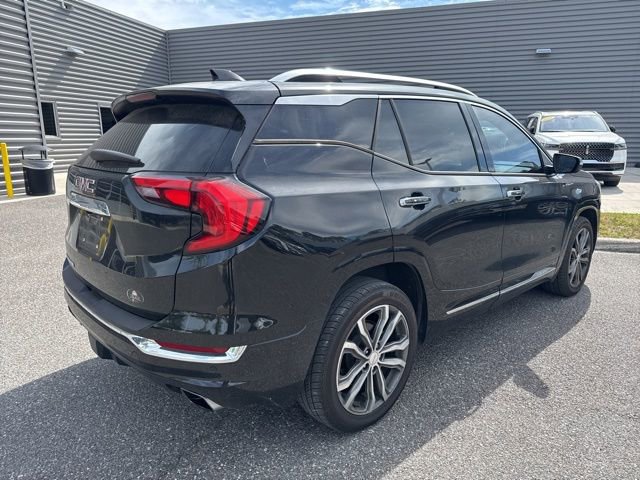 Used 2020 GMC Terrain Denali w/ Denali Premium Package FWD image 8