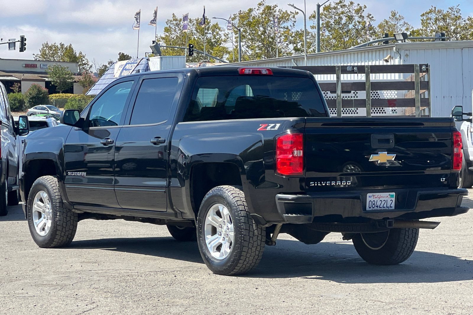 Used 2018 Chevrolet Silverado 1500 LT w/ All Star Edition AWD/4WD image 6