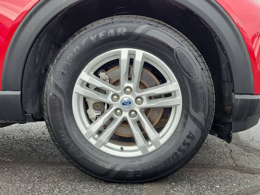 Certified 2023 Ford Explorer XLT w/ Equipment Group 202A AWD/4WD image 9