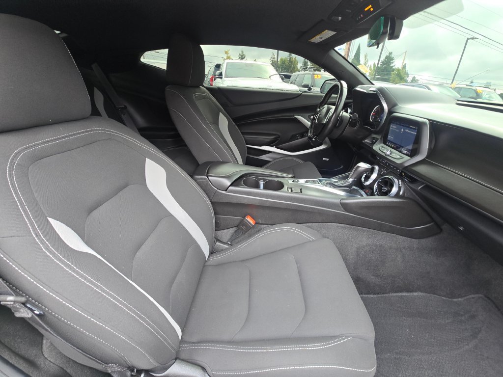 Used 2021 Chevrolet Camaro LT w/ Technology Package RWD image 11