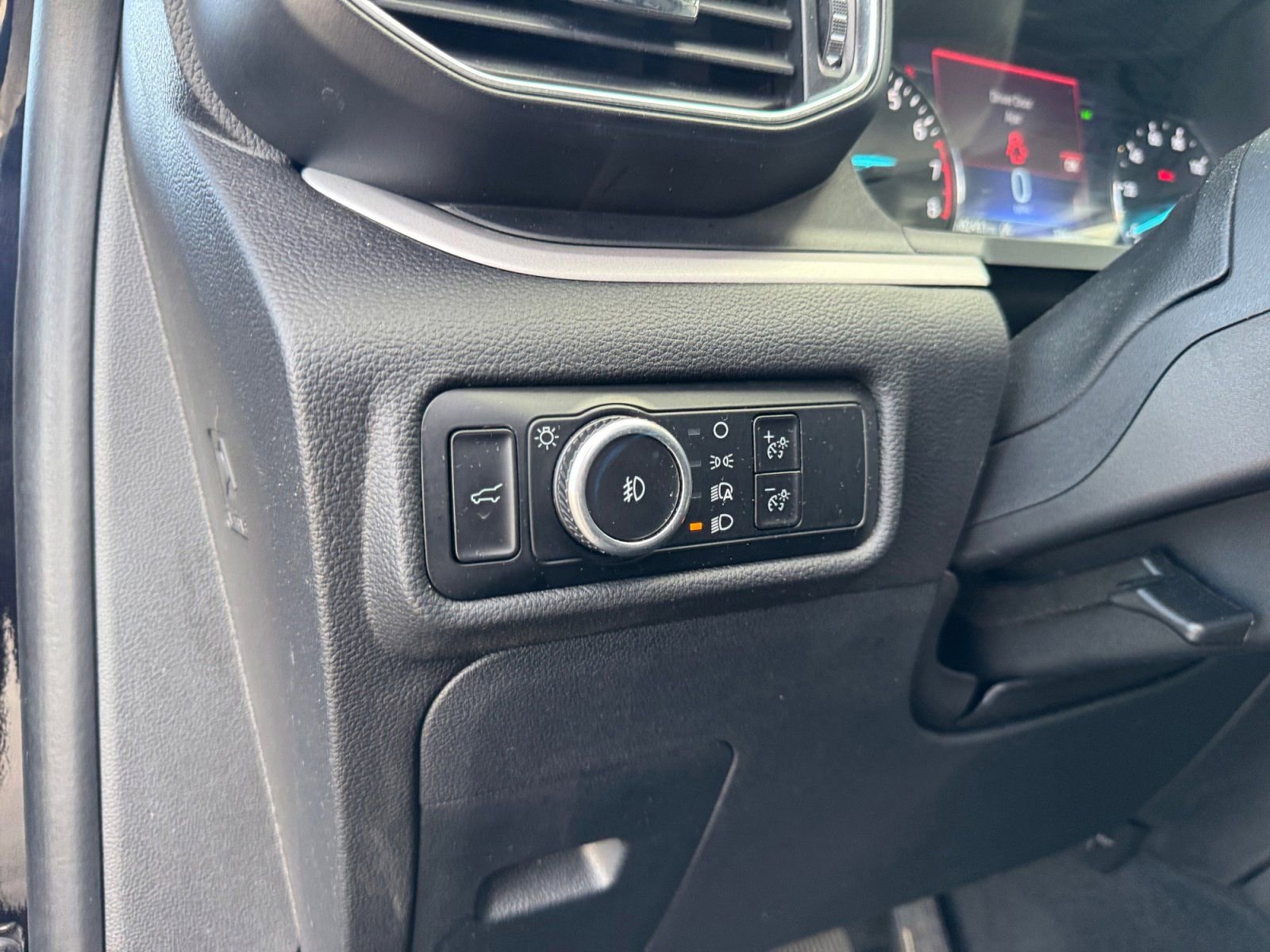 Certified 2023 Ford Explorer XLT w/ Equipment Group 202A image 20