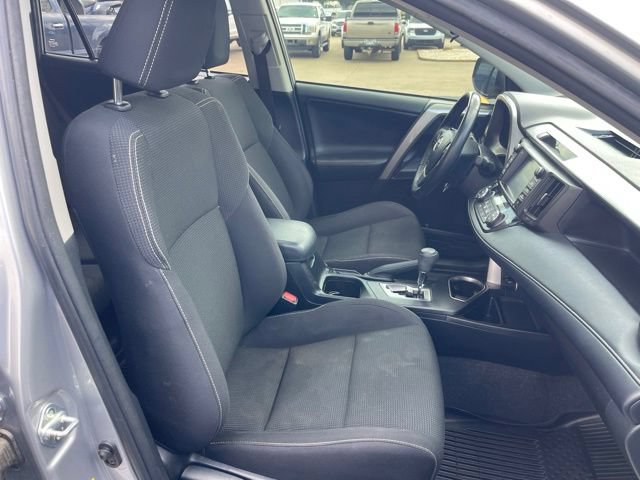 Used 2018 Toyota RAV4 XLE FWD image 19