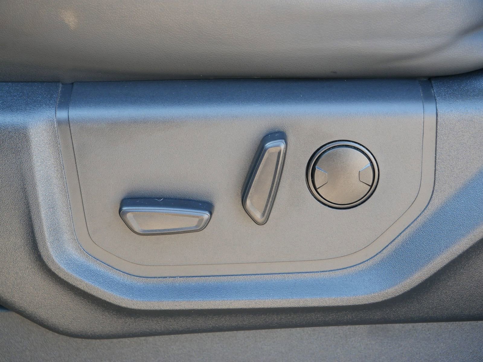 Certified 2024 Ford Expedition XLT image 16