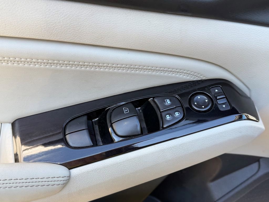 Used 2023 Nissan Altima 2.5 SL FWD image 18