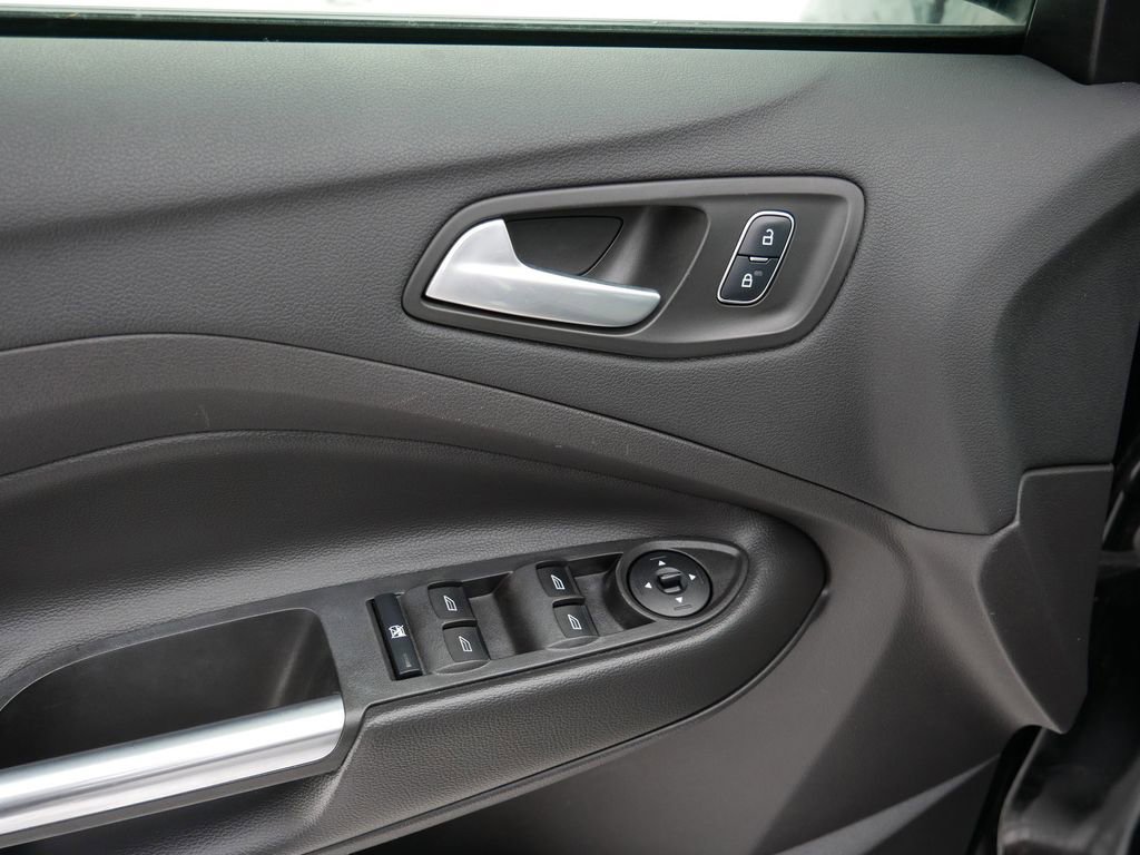 Certified 2017 Ford Escape SE w/ SE Sport Appearance Package image 15