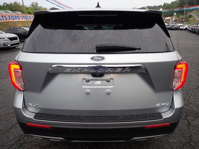 Certified 2023 Ford Explorer XLT w/ Equipment Group 202A image 3