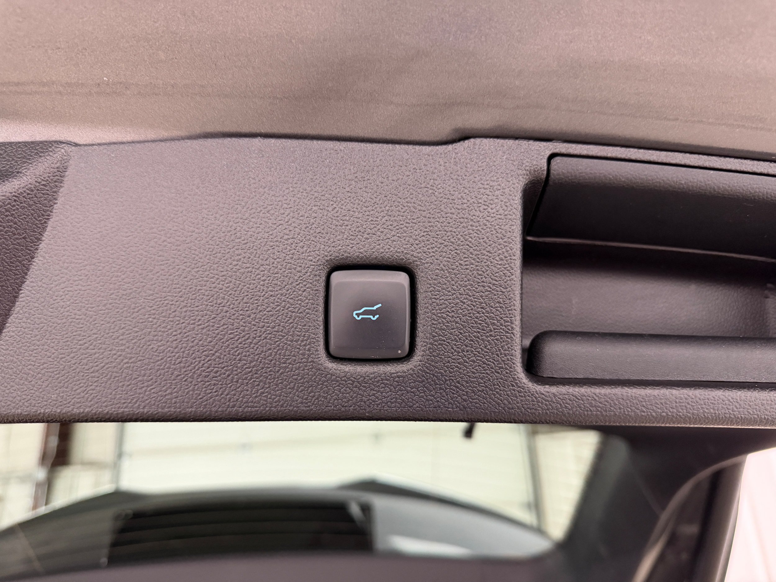 Certified 2025 Ford Escape ST-Line Select AWD/4WD image 30