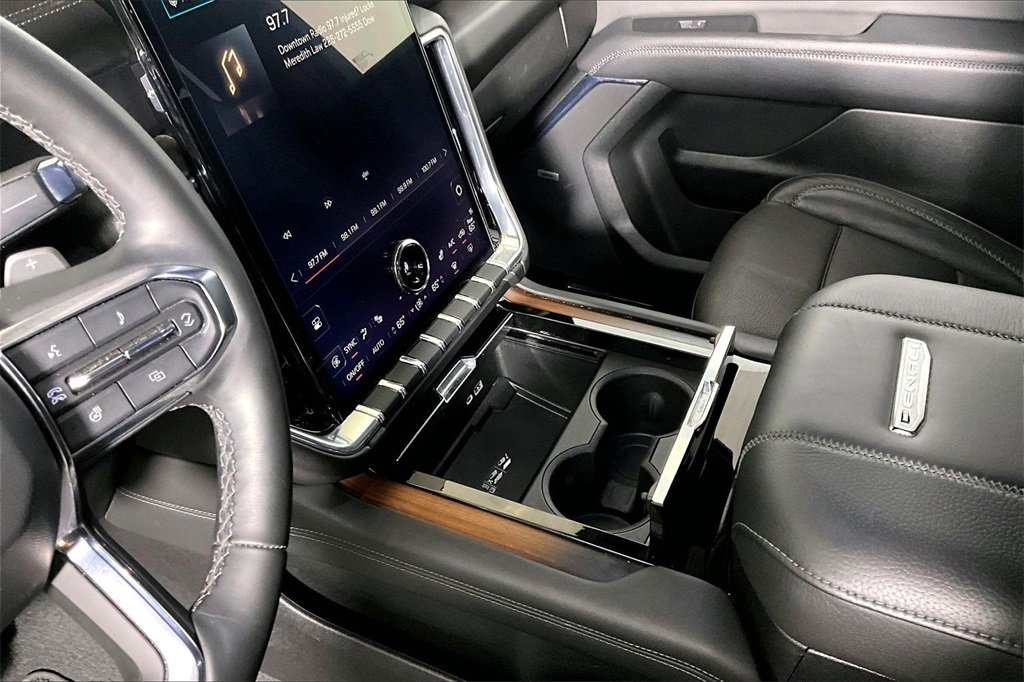 Used 2025 GMC Yukon Denali image 13