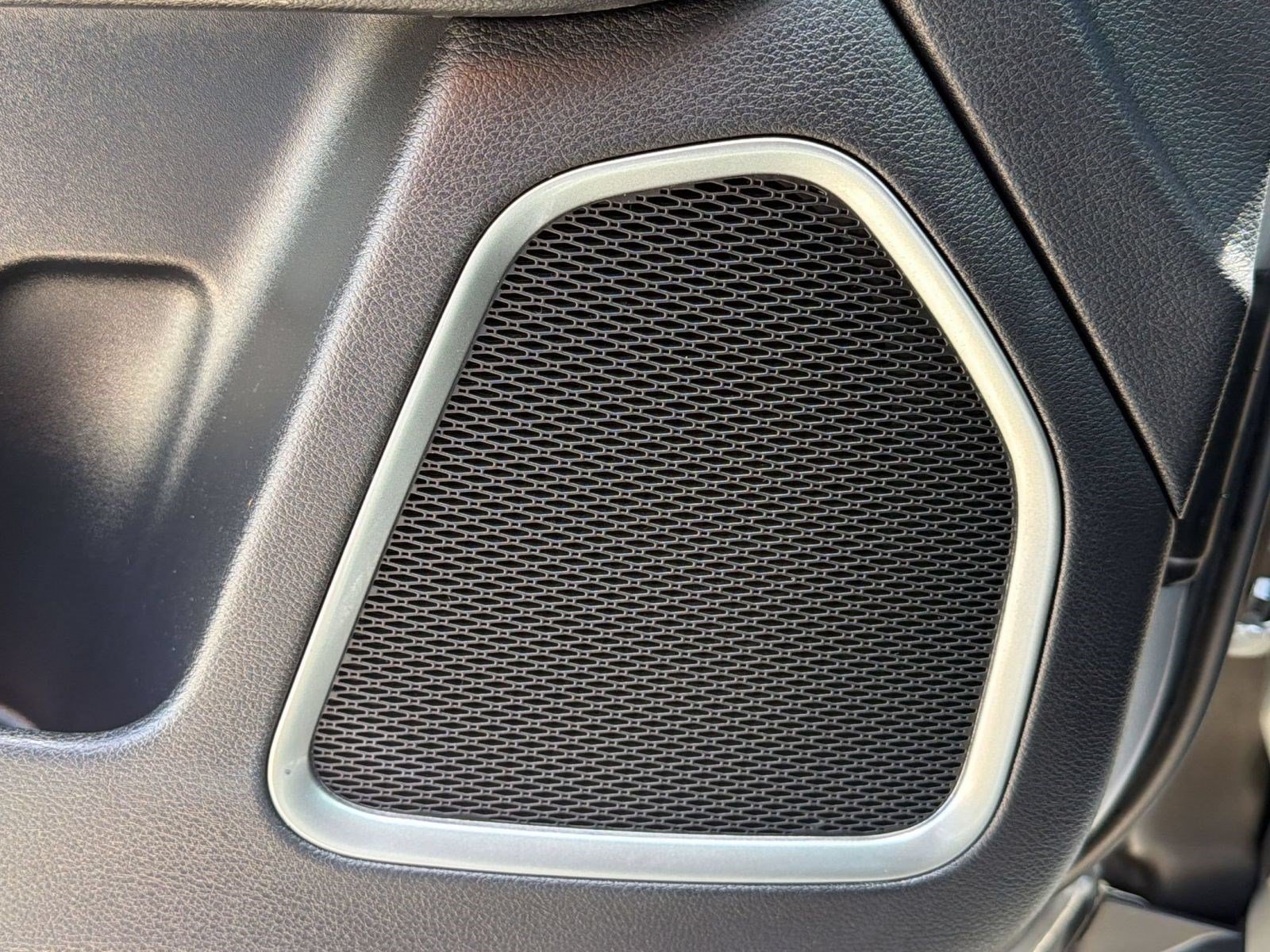 Used 2022 Jeep Compass Latitude FWD image 24