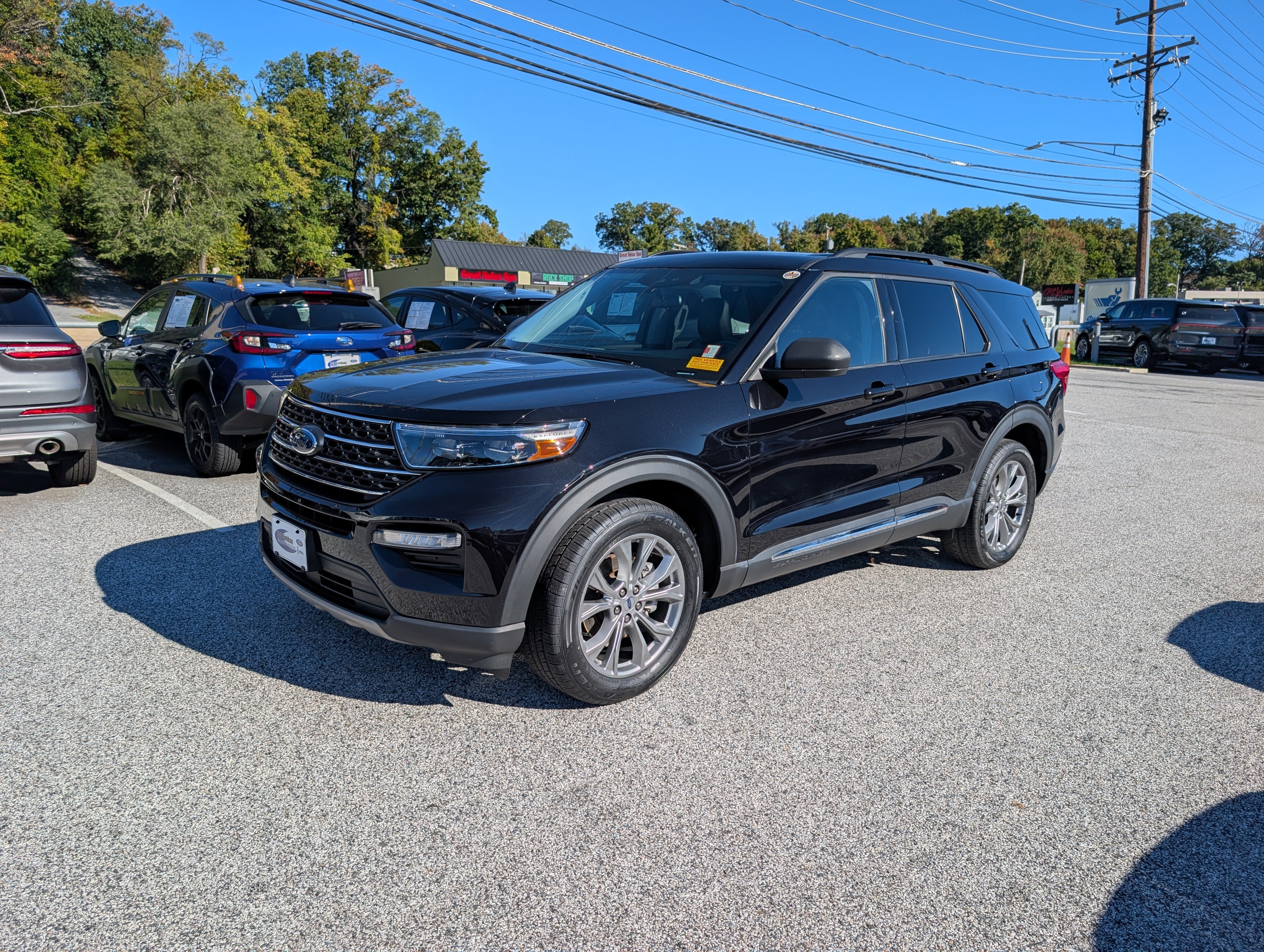 Certified 2023 Ford Explorer XLT w/ Equipment Group 202A AWD/4WD image 2