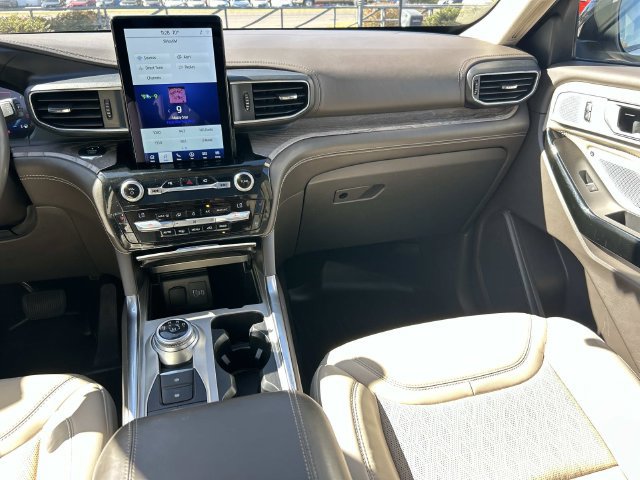 Certified 2021 Ford Explorer Platinum w/ Equipment Group 601A AWD/4WD image 15