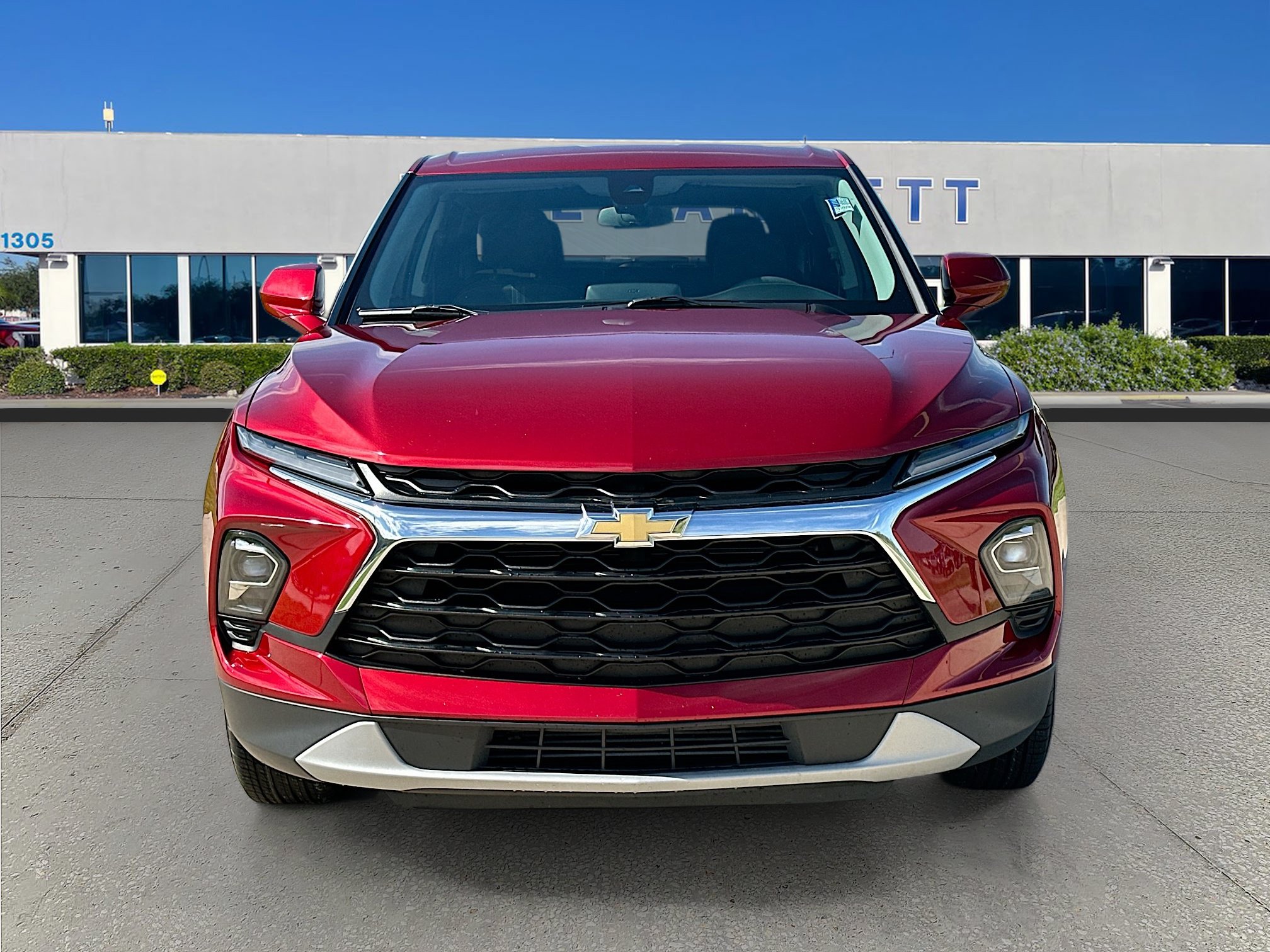 Used 2023 Chevrolet Blazer LT FWD image 2