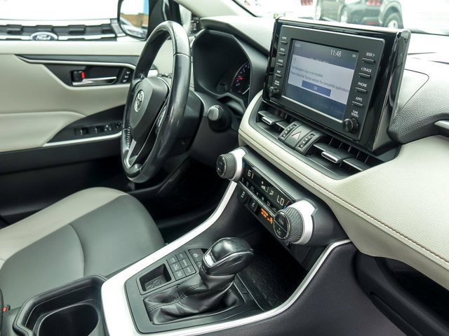 Used 2019 Toyota RAV4 XLE Premium w/ Cold Weather Package AWD/4WD image 32