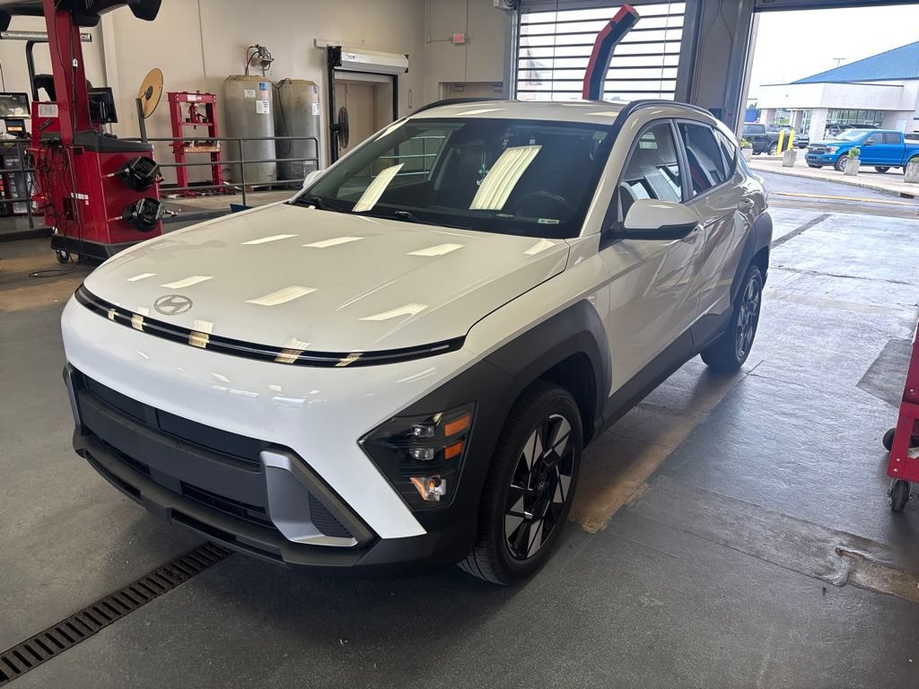 Used 2024 Hyundai Kona SEL w/ Convenience Package AWD/4WD image 2