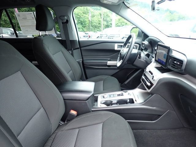 Certified 2024 Ford Explorer XLT w/ Class IV Trailer Tow Package AWD/4WD image 11