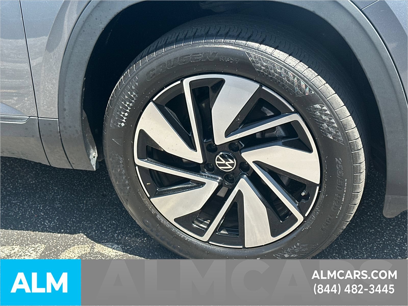 Used 2025 Volkswagen Atlas SE FWD image 14