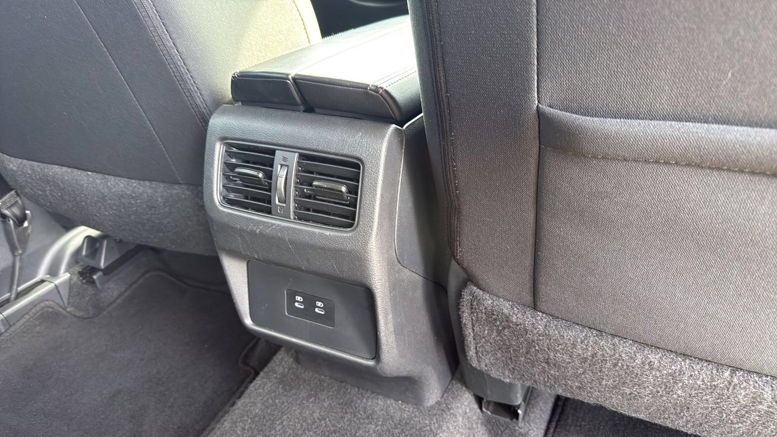 Used 2024 Nissan Rogue SV FWD image 27