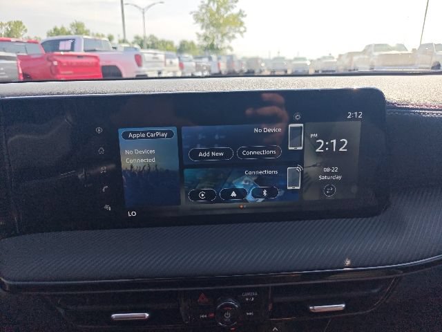 Used 2025 Nissan Kicks SR FWD image 9