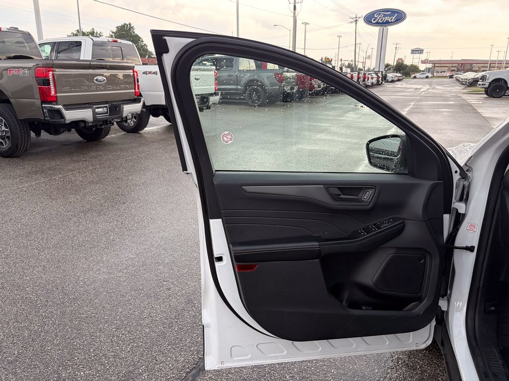 Certified 2025 Ford Escape Active AWD/4WD image 11