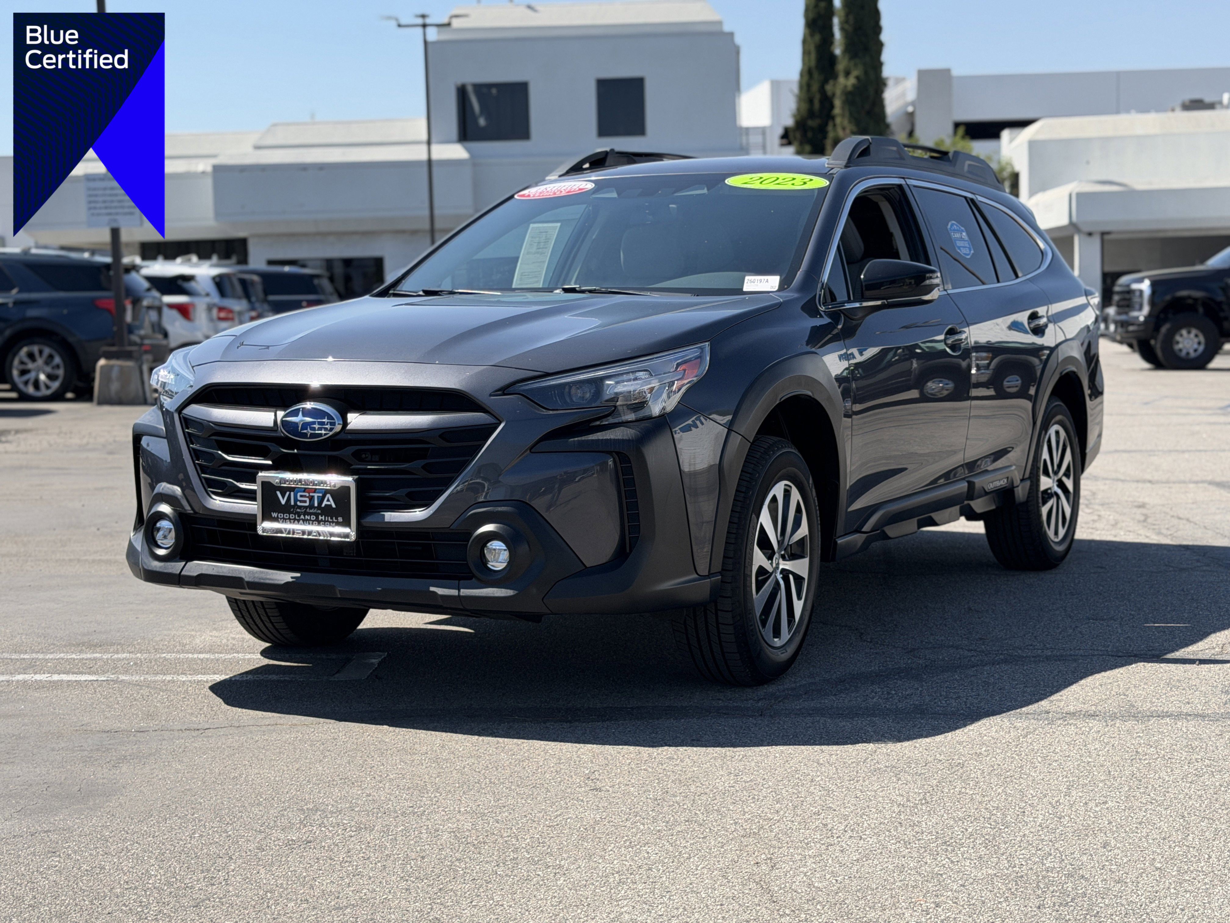 Used 2023 Subaru Outback Premium AWD/4WD image 1