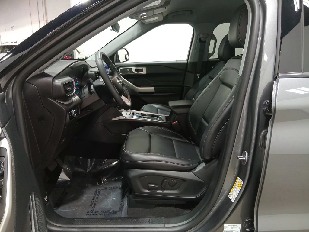 Certified 2023 Ford Explorer XLT w/ Equipment Group 202A AWD/4WD image 17