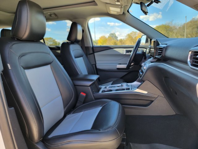 Certified 2022 Ford Explorer XLT w/ Equipment Group 202A AWD/4WD image 25
