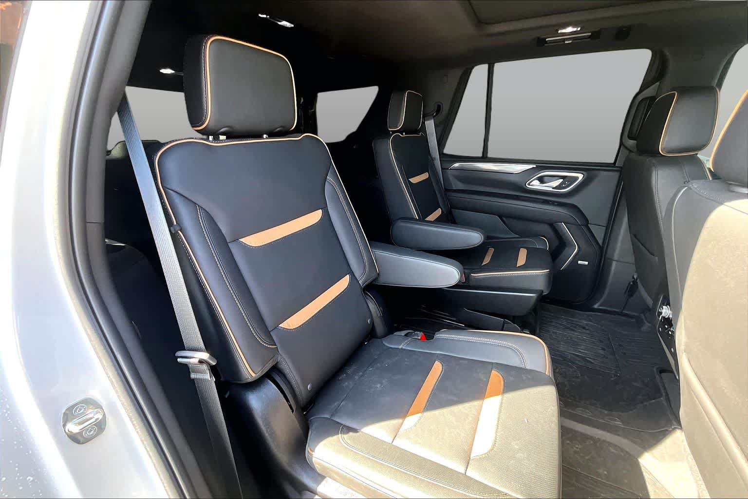 Used 2024 GMC Yukon AT4 w/ AT4 Premium Plus Package AWD/4WD image 22