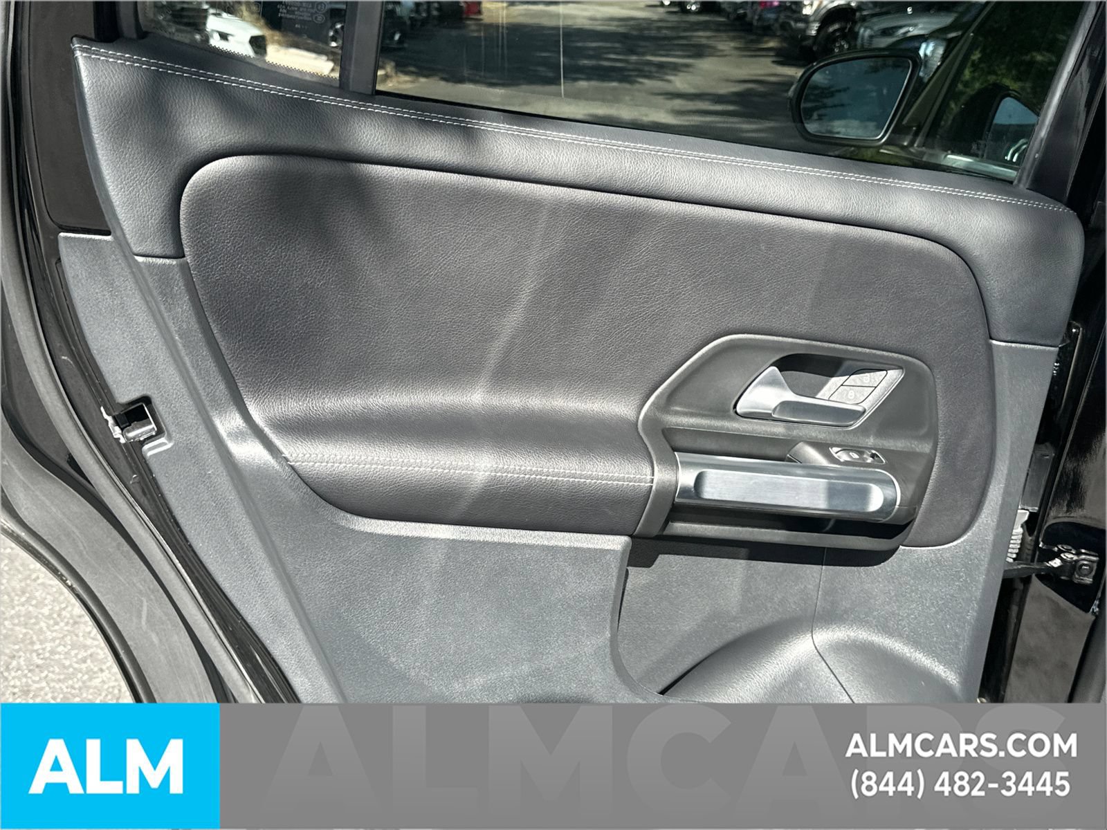 Used 2025 Mercedes-Benz GLB 250 image 26