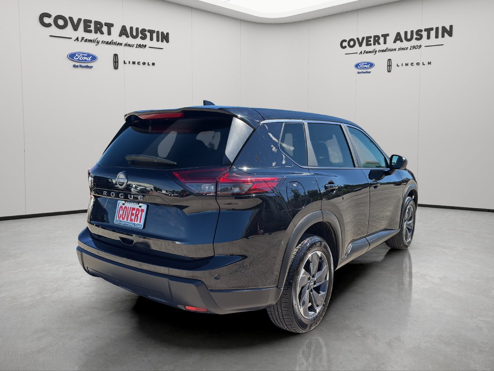 Used 2026 Nissan Rogue SV FWD image 4