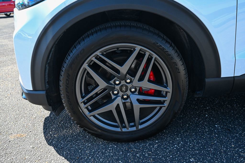 Certified 2025 Ford Explorer ST AWD/4WD image 12