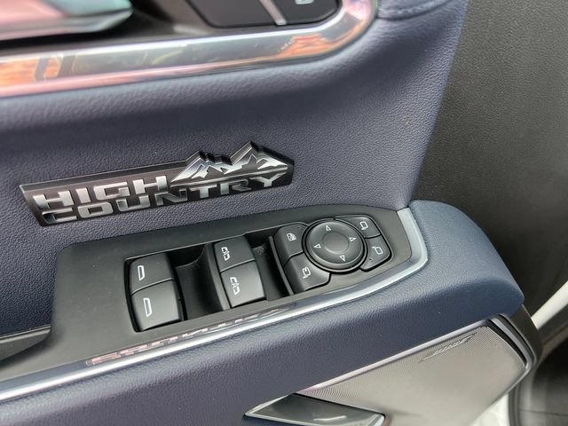 Used 2024 Chevrolet Silverado 1500 High Country w/ Technology Package AWD/4WD image 12