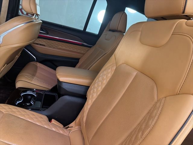 Used 2022 Jeep Grand Cherokee L Summit w/ Luxury Tech Group V image 13