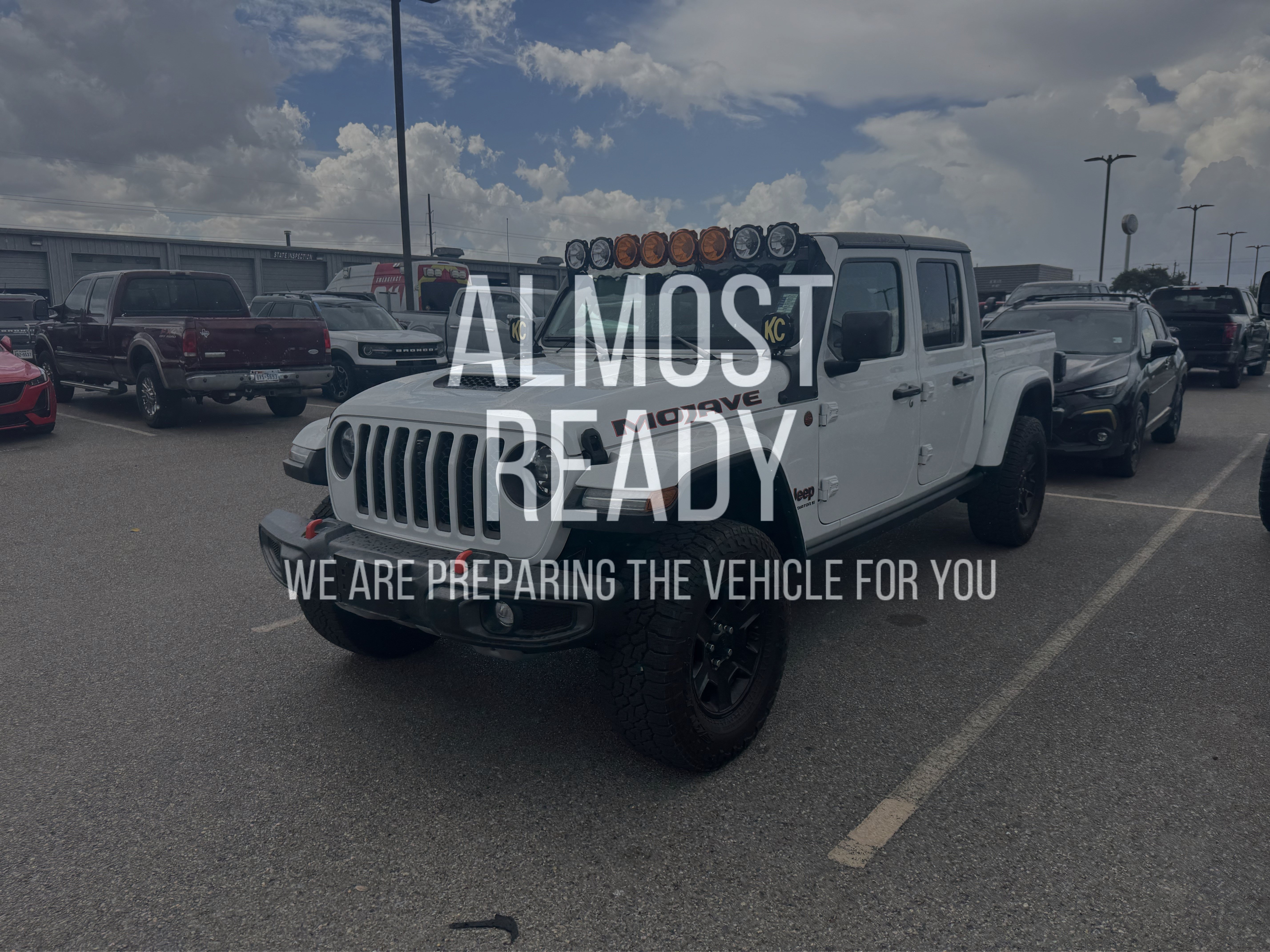 Used 2023 Jeep Gladiator Mojave w/ LED Lighting Group AWD/4WD image 2