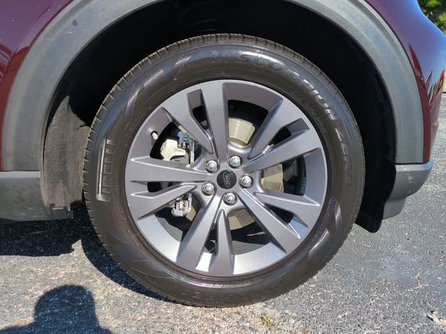 Certified 2023 Ford Explorer XLT w/ Equipment Group 202A RWD image 11