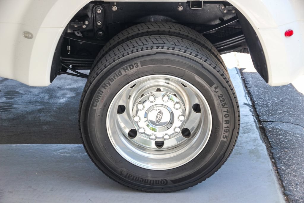 Certified 2022 Ford F450 Platinum w/ FX4 Off-Road Package AWD/4WD image 12