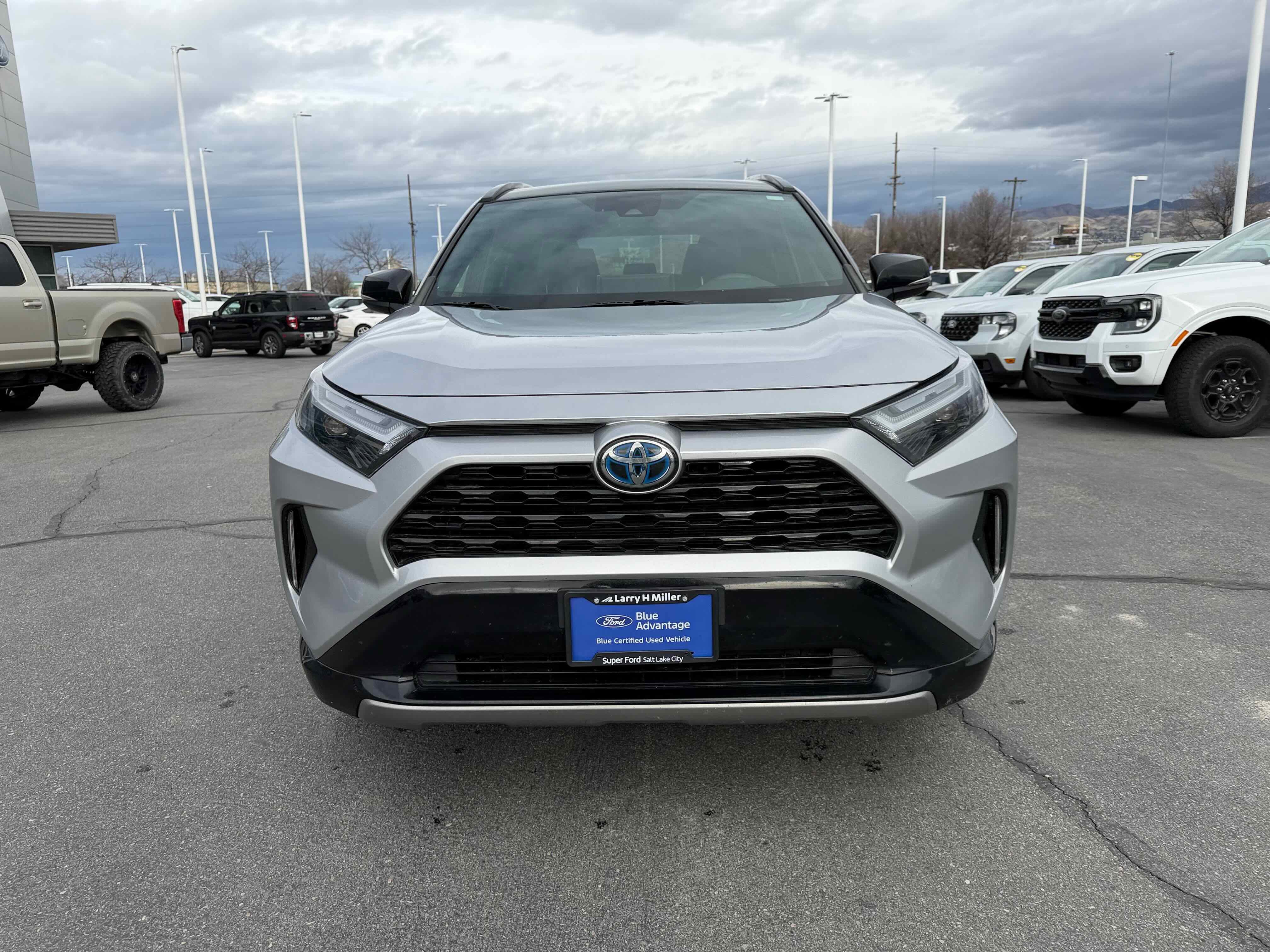 Used 2022 Toyota RAV4 XSE w/ XSE Grade Weather Package image 9