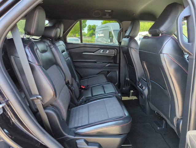 Certified 2025 Ford Explorer ST-Line w/ ST-Line Street Pack AWD/4WD image 21