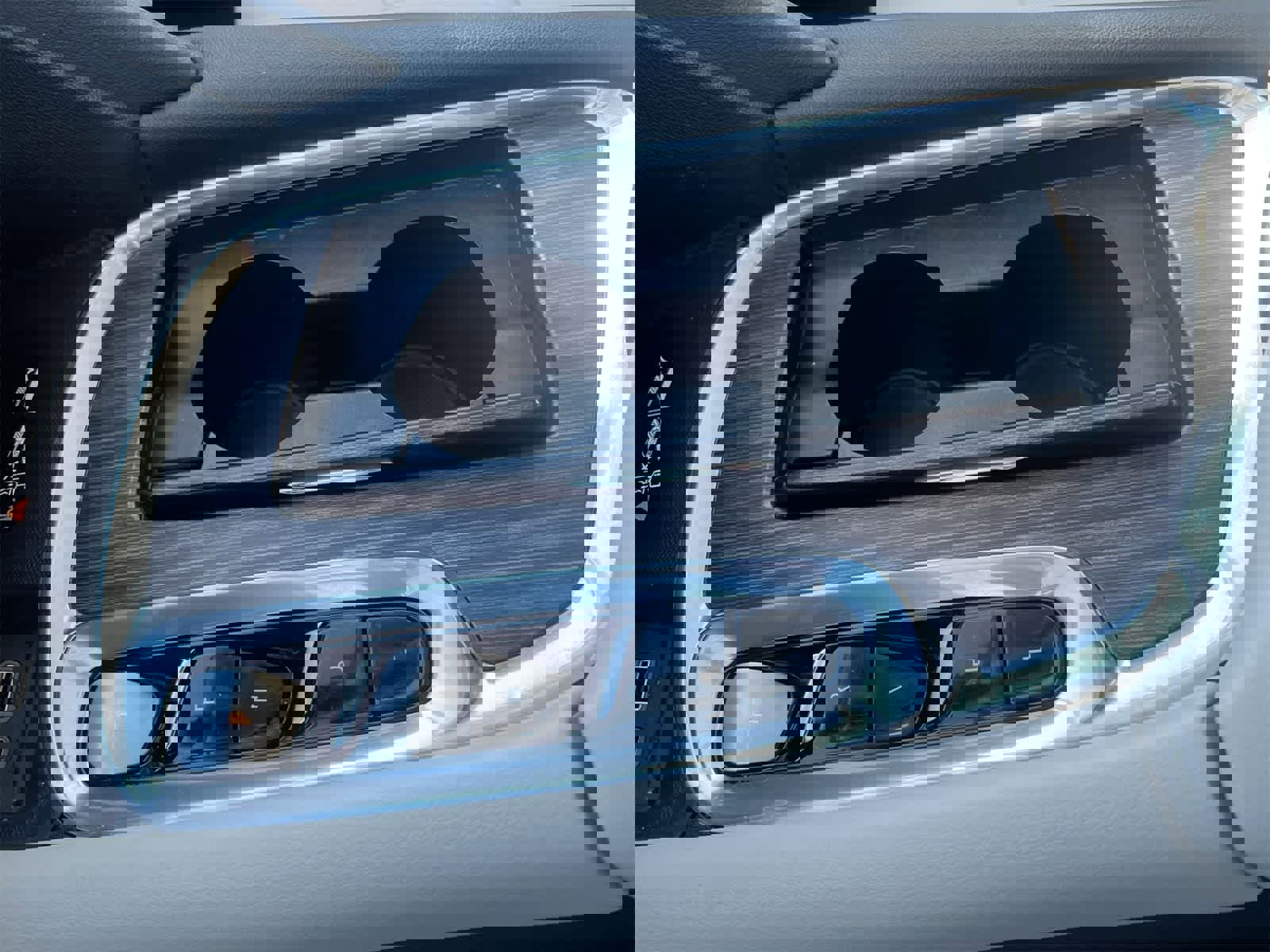 Used 2024 Buick Enclave Avenir w/ Avenir Technology Package image 32