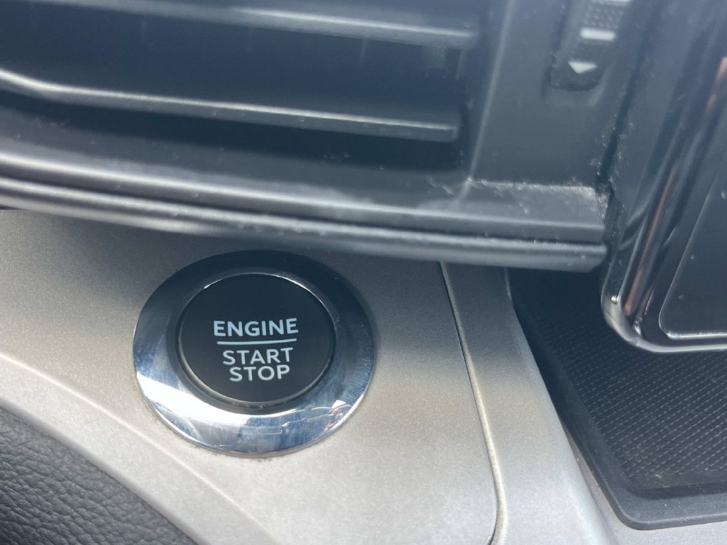 Certified 2022 Ford Explorer XLT RWD image 42
