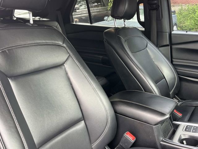 Certified 2020 Ford Explorer XLT w/ Equipment Group 202A RWD image 31