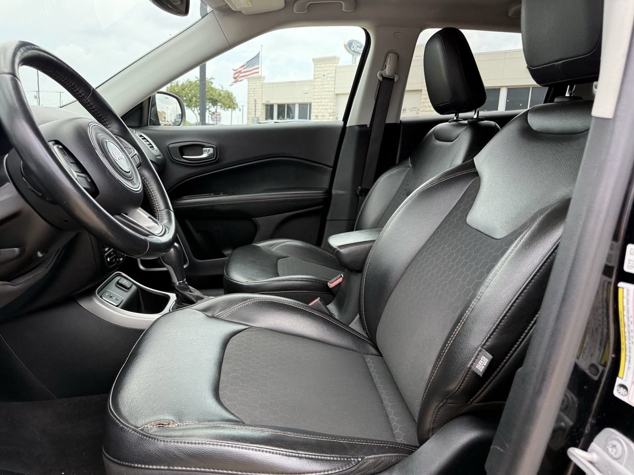 Used 2018 Jeep Compass Latitude w/ Popular Equipment Group FWD image 25