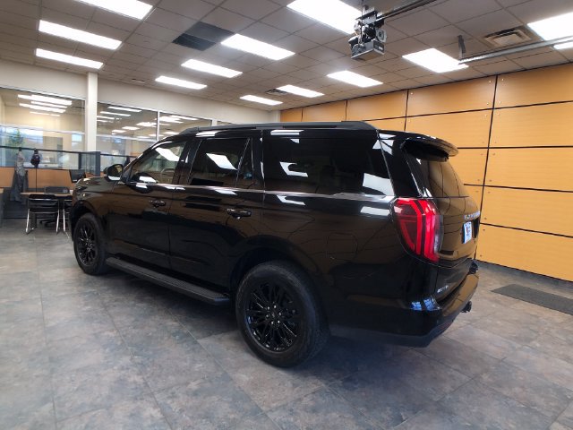 Certified 2025 Ford Expedition Active AWD/4WD image 5