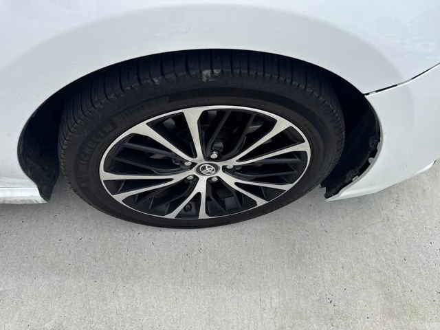 Used 2019 Toyota Camry SE w/ Audio Package FWD image 9