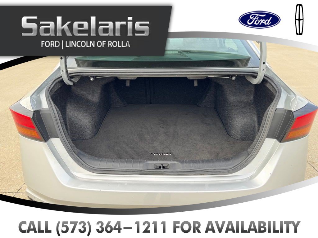 Used 2024 Nissan Altima 2.5 SV FWD image 38