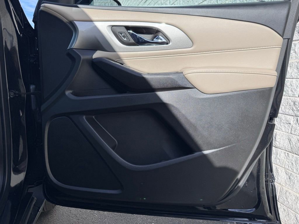 Used 2023 Chevrolet Traverse LS w/ Safety Package image 27