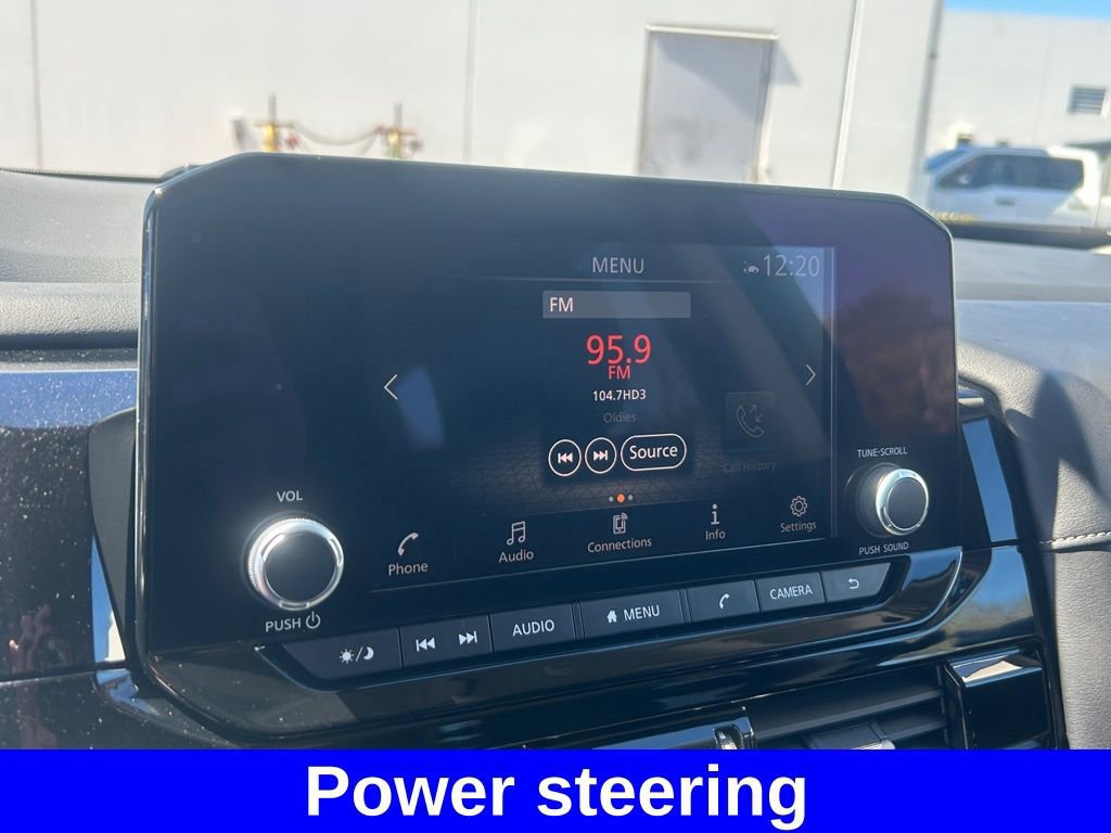 Used 2025 Nissan Pathfinder SV image 12